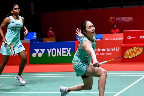 Continental Quarter-Final Berth battle featuring Pearly Tan and M Thinaah at the 2026 Asian Championships.