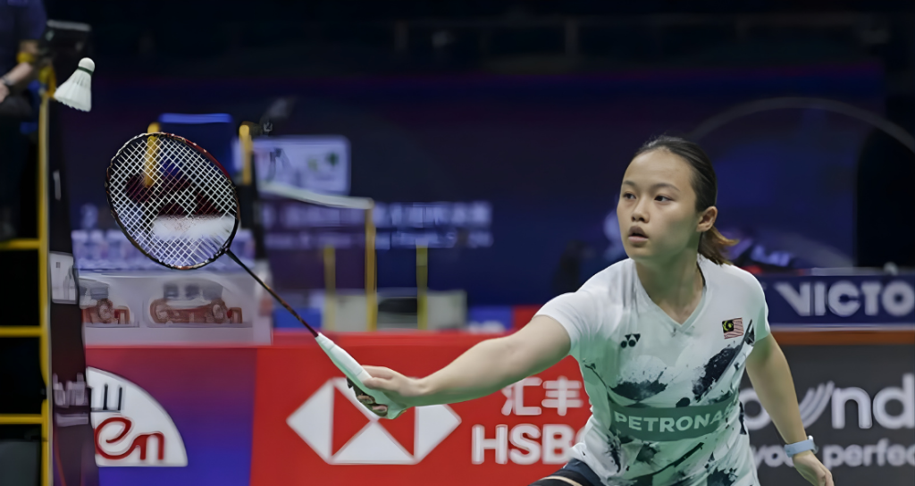 Uber Cup 2026 Knockout Malaysian player Wong Ling Ching focused on a shot.