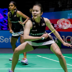 Singapore Open Comeback featuring Pearly Tan and M Thinaah in ready position.