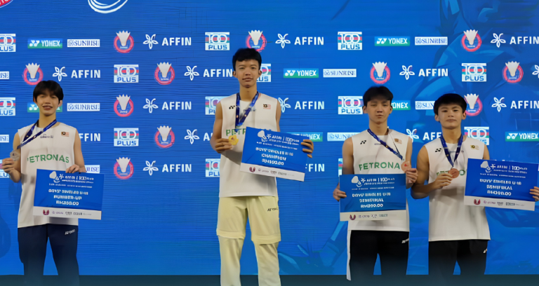 Junior Elite Tour Finals featuring Under-16 boys singles champion Chong Lee Qian on the podium.