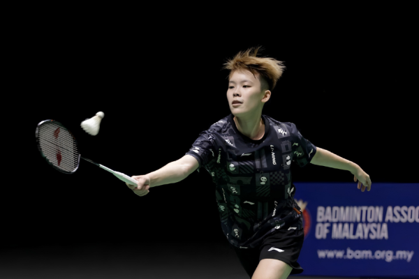 Injury Setback Crisis featuring two-time world junior champion Goh Jin Wei on court.