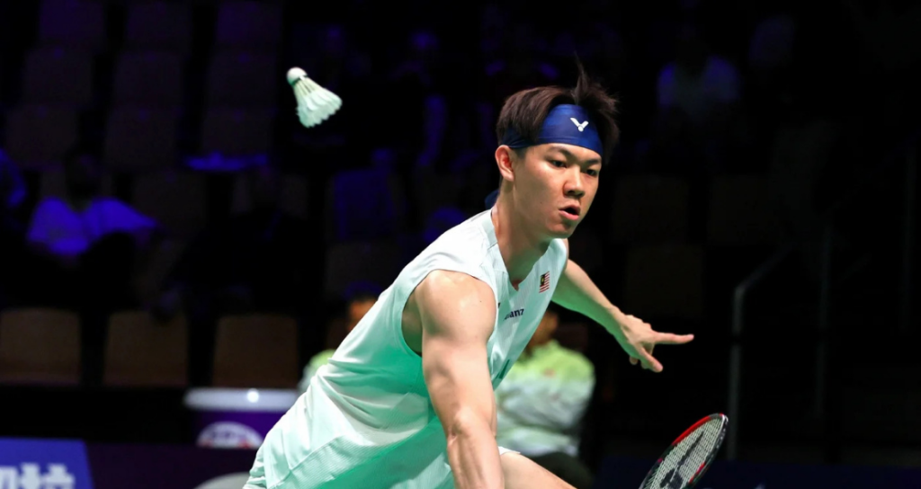 World Tour Slump featuring Lee Zii Jia in intense action on the court.