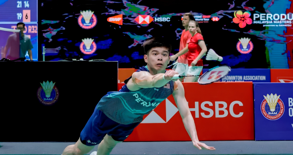 Indonesia Open progress featuring Malaysian singles star Leong Jun Hao on court.