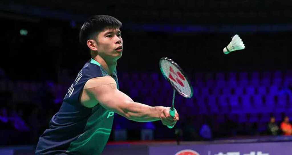 Jun Hao China Open showing Leong Jun Hao poised to return the shuttlecock during first round action.
