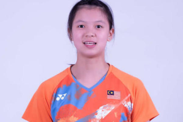 Gan Min Yee professional badminton profile image showing the Malaysian Women's Double player smiling