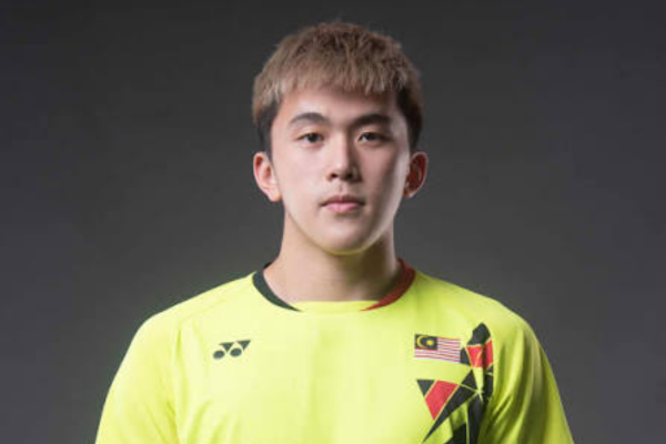 Hoo Pang Ron professional badminton profile image showing the Malaysian Mixed Double player smiling