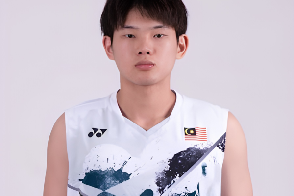 Lok Hong Quan professional badminton profile image showing the Malaysian Men's Double player smiling