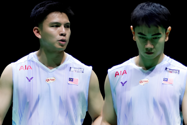 Sze Fei-Izzuddin Worlds Victory showing Goh Sze Fei and Nur Izzuddin Rumsani in active ready stance.