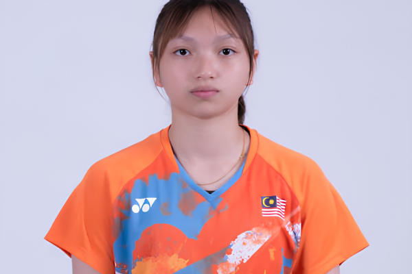 Noraqilah Maisarah Ramdan professional badminton profile image showing the Malaysian Women's Double player smiling
