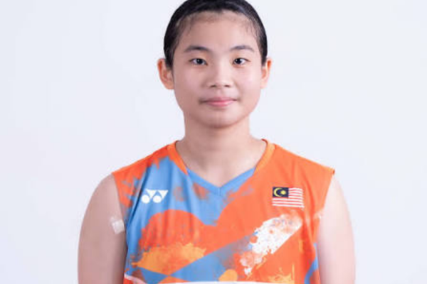 Ong Xin Yee professional badminton profile image showing the Malaysian Women's Double player smiling