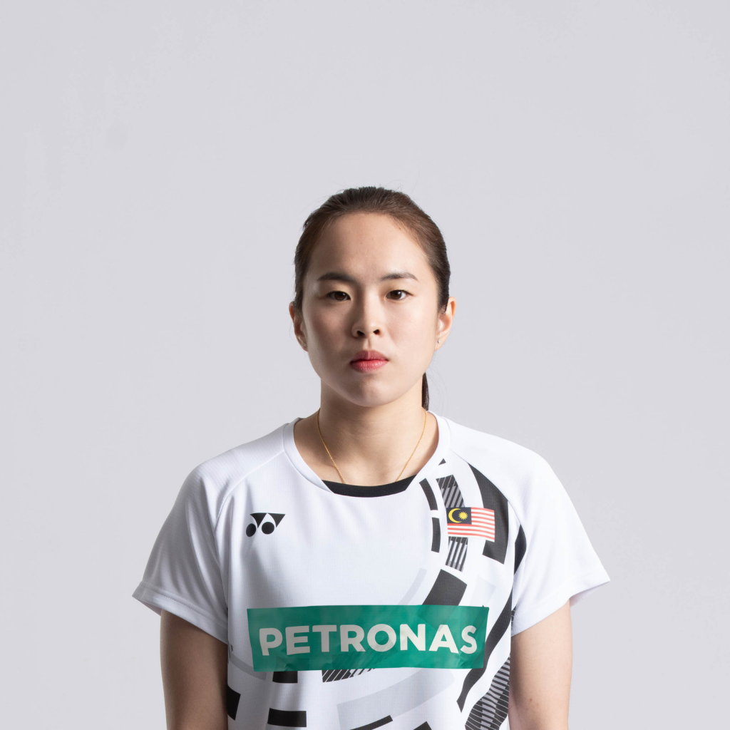Pearly Tan Koong Le professional badminton profile image showing the Malaysian Women's Double player smiling