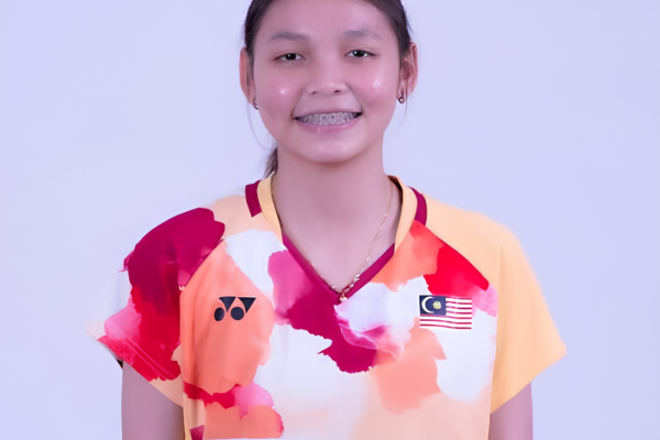 Shaneesa Shahidi professional badminton profile image showing the Malaysian singles player smiling against a white studio background.