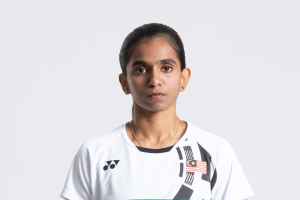 Thinaah Muralitharan professional badminton profile image showing the Malaysian Women's Double player smiling