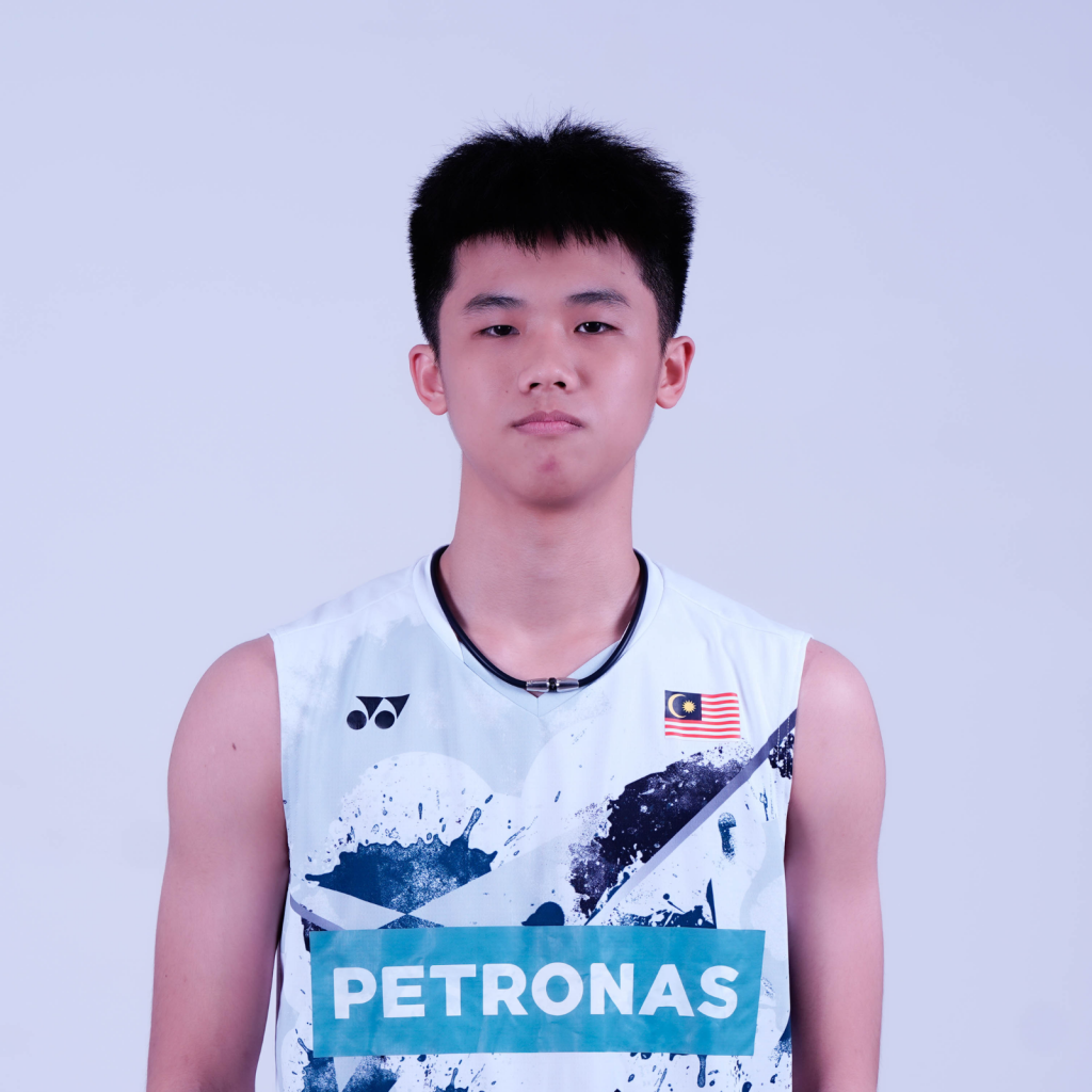 Wee Yee Tern professional badminton profile image showing the Malaysian Men's Double player smiling