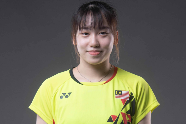 Vanessa Ng professional badminton profile image showing the Malaysian Mixed Double player smiling