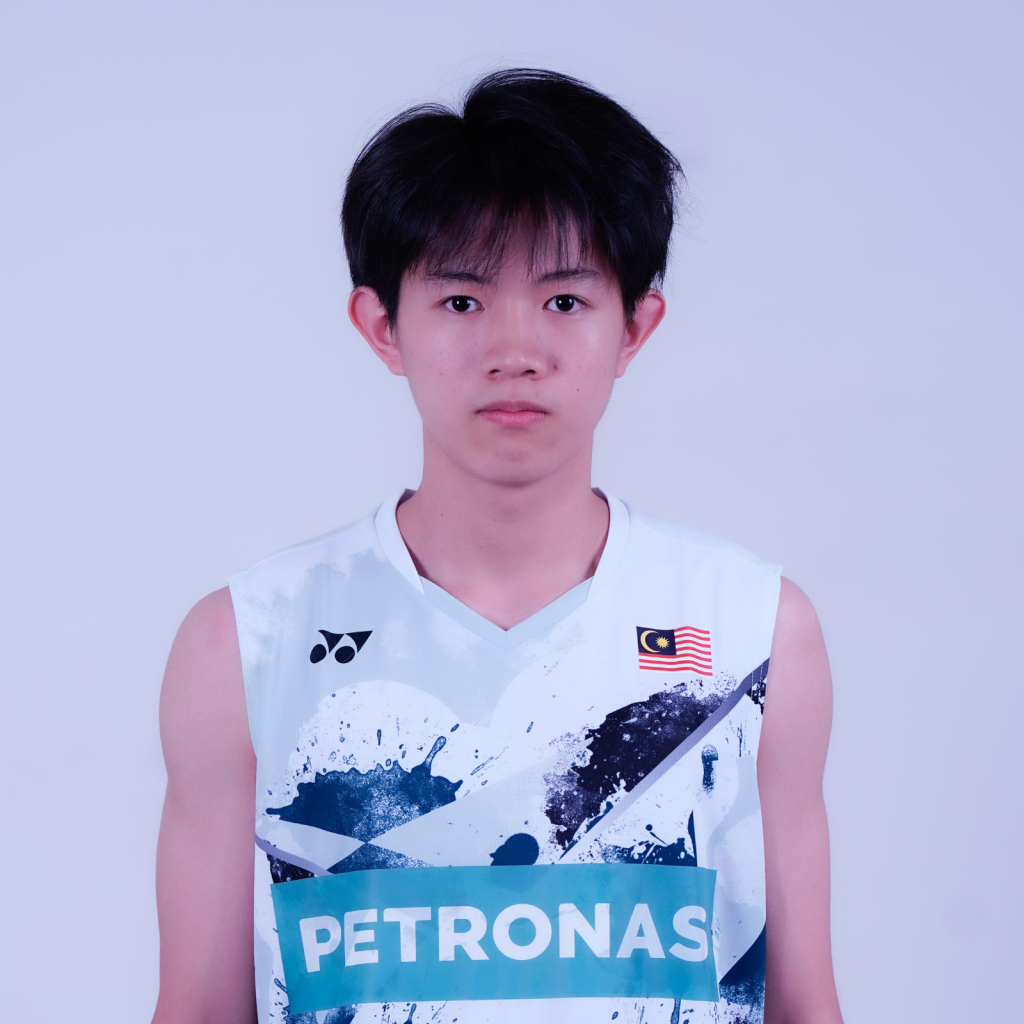 Wee Yee Tern professional badminton profile image showing the Malaysian Men's Double player smiling