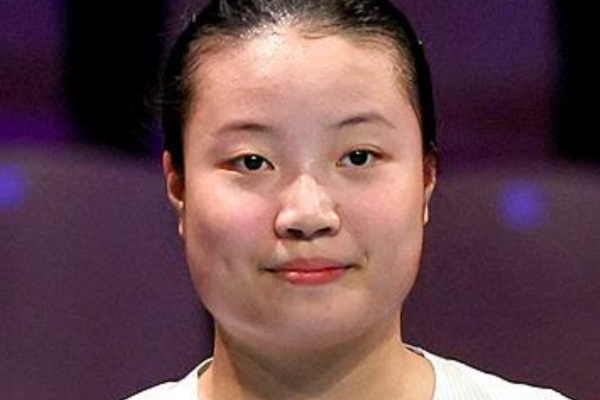 Low Zi Yu professional badminton profile image showing the Malaysian Women's Double player smiling