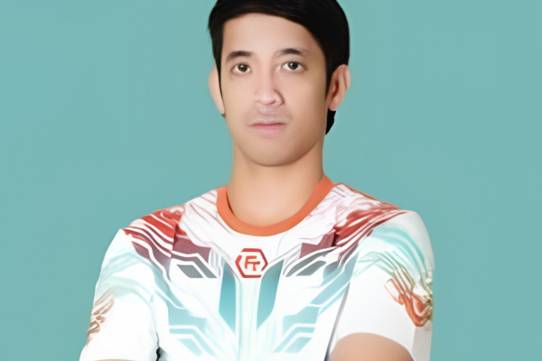 Nur Mohd Azriyn Ayub professional badminton profile image showing the Malaysian Men's Double player smiling