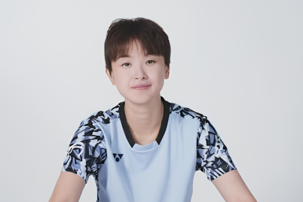 Vivian Hoo Kah Mun professional badminton profile image showing the Malaysian Women's Double player smiling